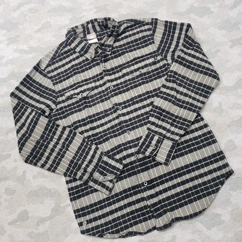 Nike SB Shirt Mens Small Gray Pockets Pearl Snap‎ Long Sleeve Stripped